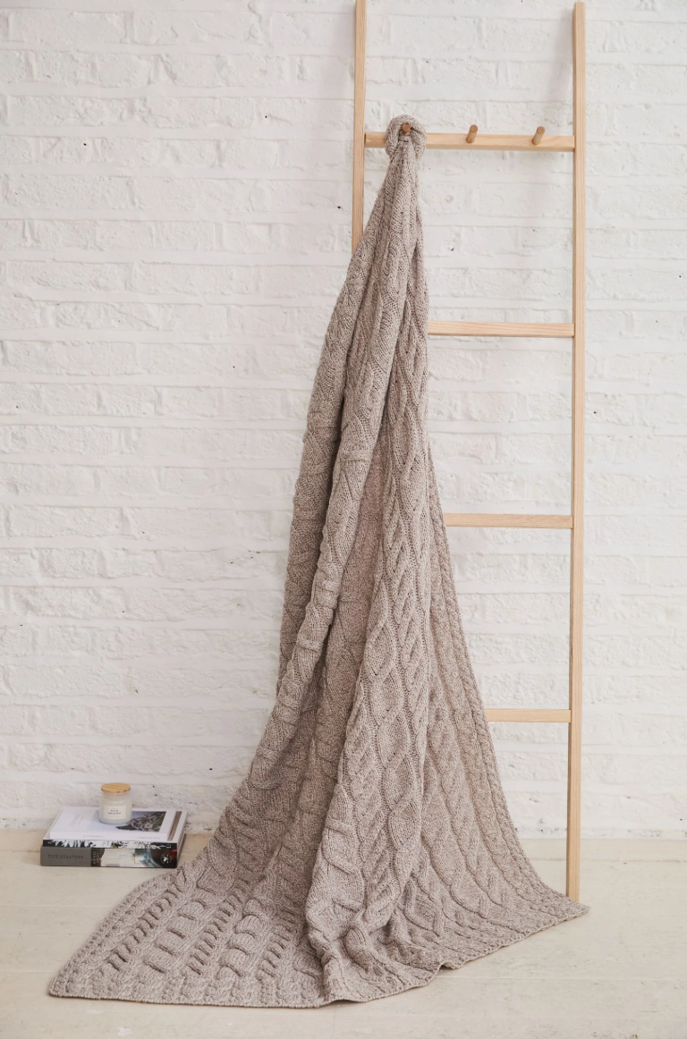 AWM B927 Cable Knit Blankets Supersoft Merino Wool