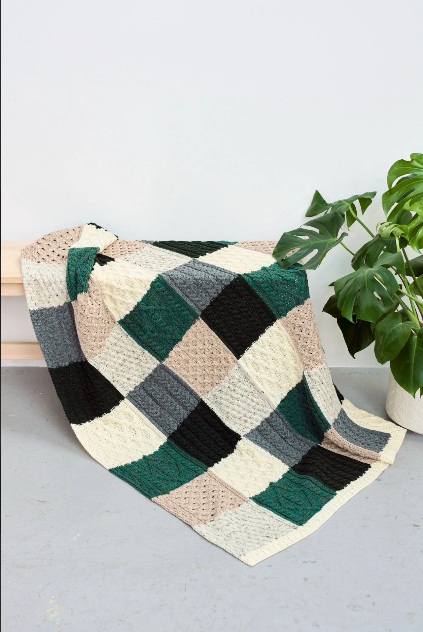 AWM B307 Cableknit Patchwork Throws