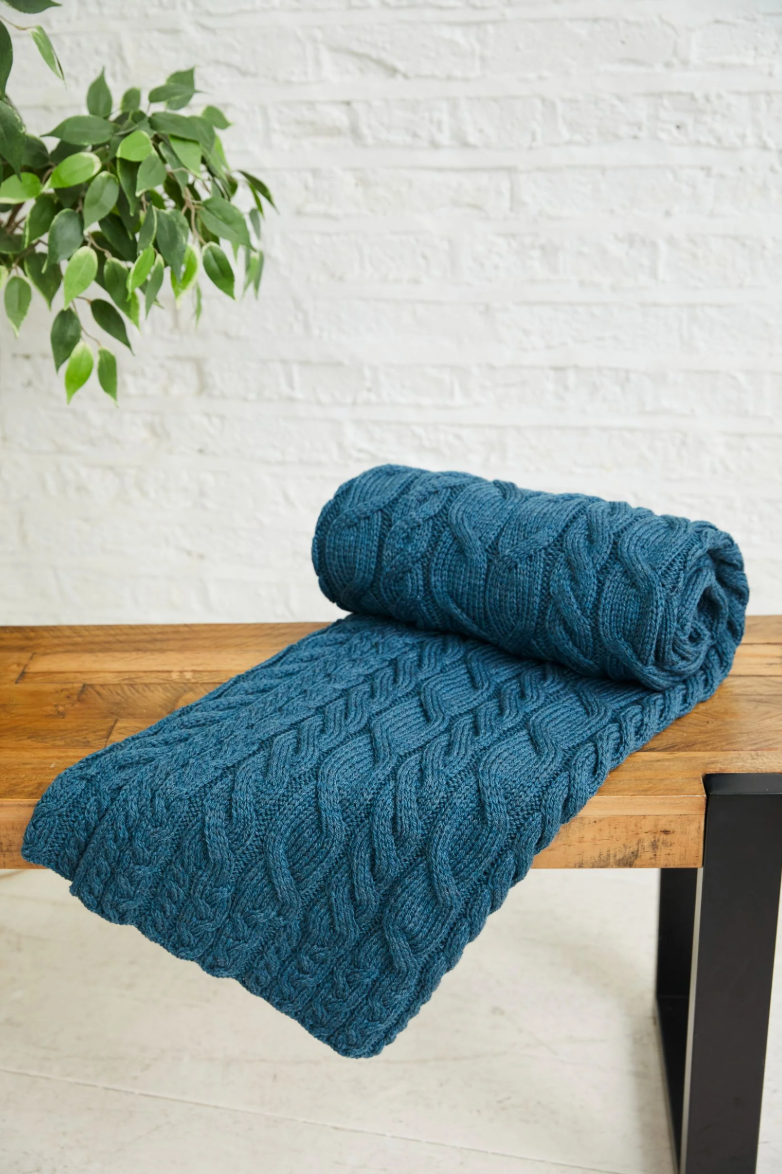 AWM B927 Cable Knit Blankets Supersoft Merino Wool