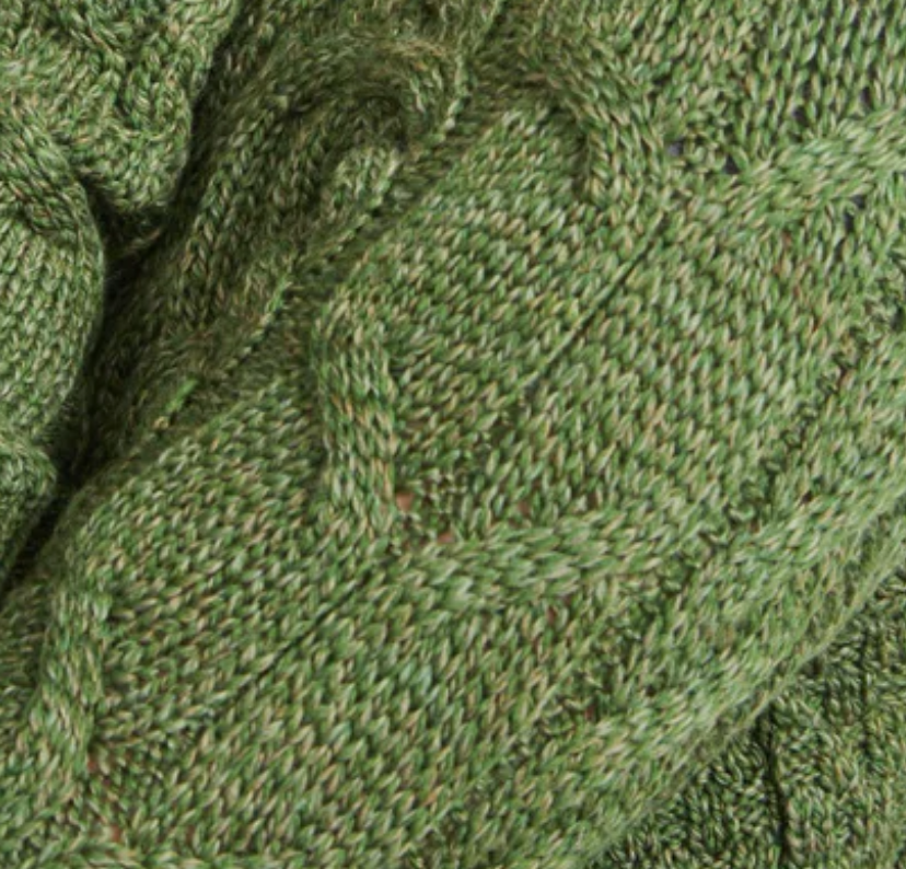 AWM B101 V-Neck Aran Pullover Meadow Green