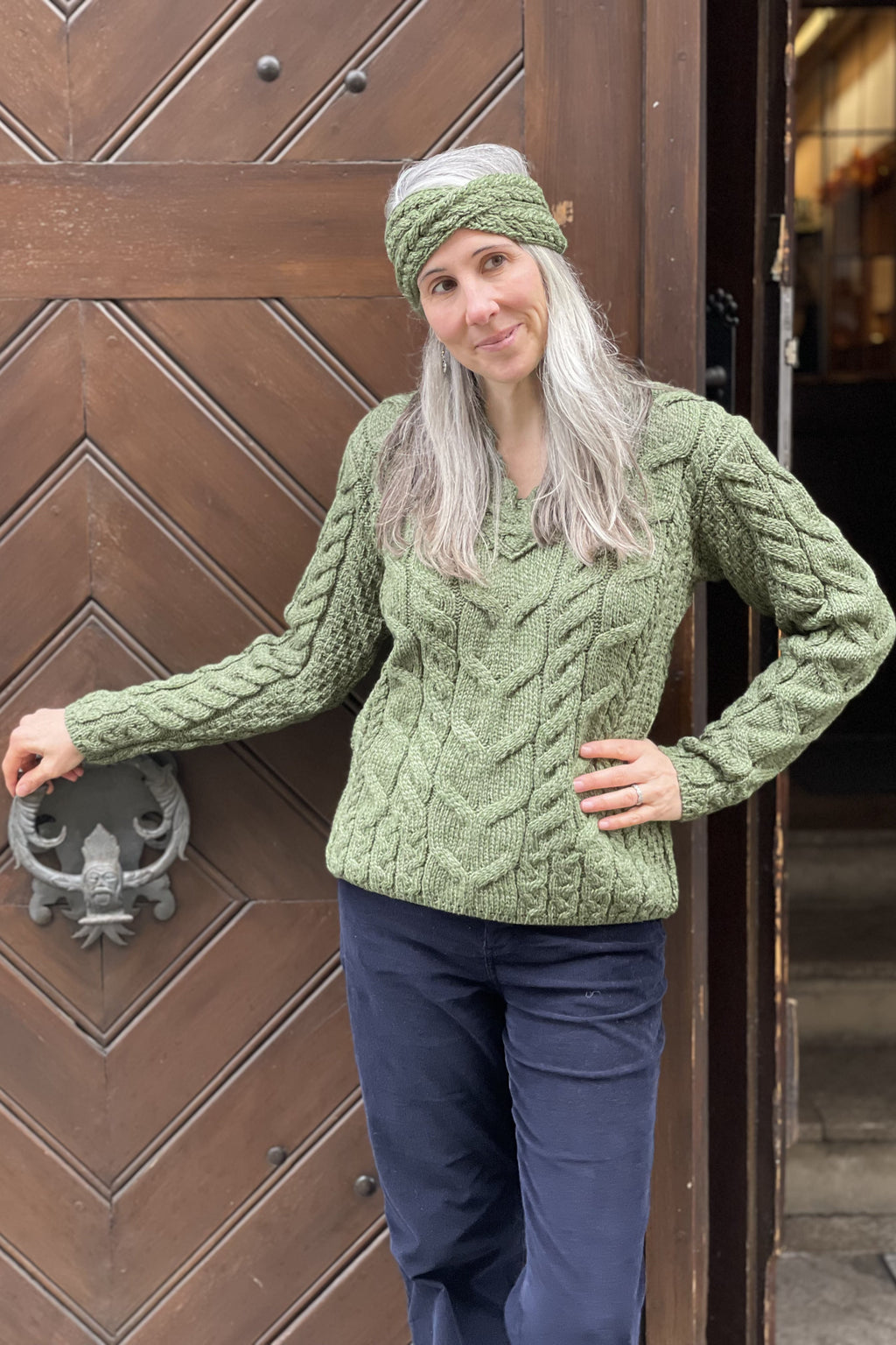 AWM B101 V-Neck Aran Pullover Meadow Green