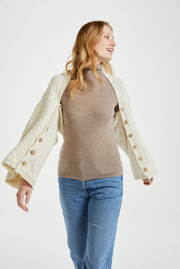 AWM B819 Umhang Supersoft Merinowolle mit Knöpfen