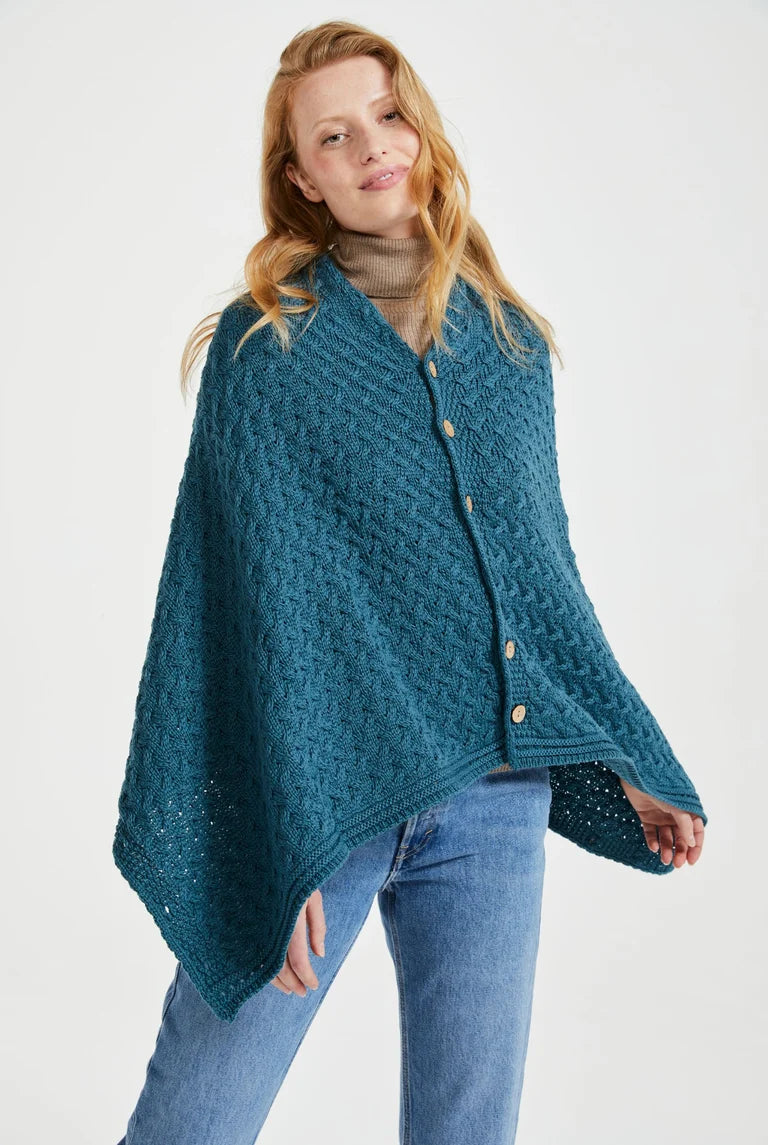 AWM B819 Umhang Supersoft Merinowolle mit Knöpfen