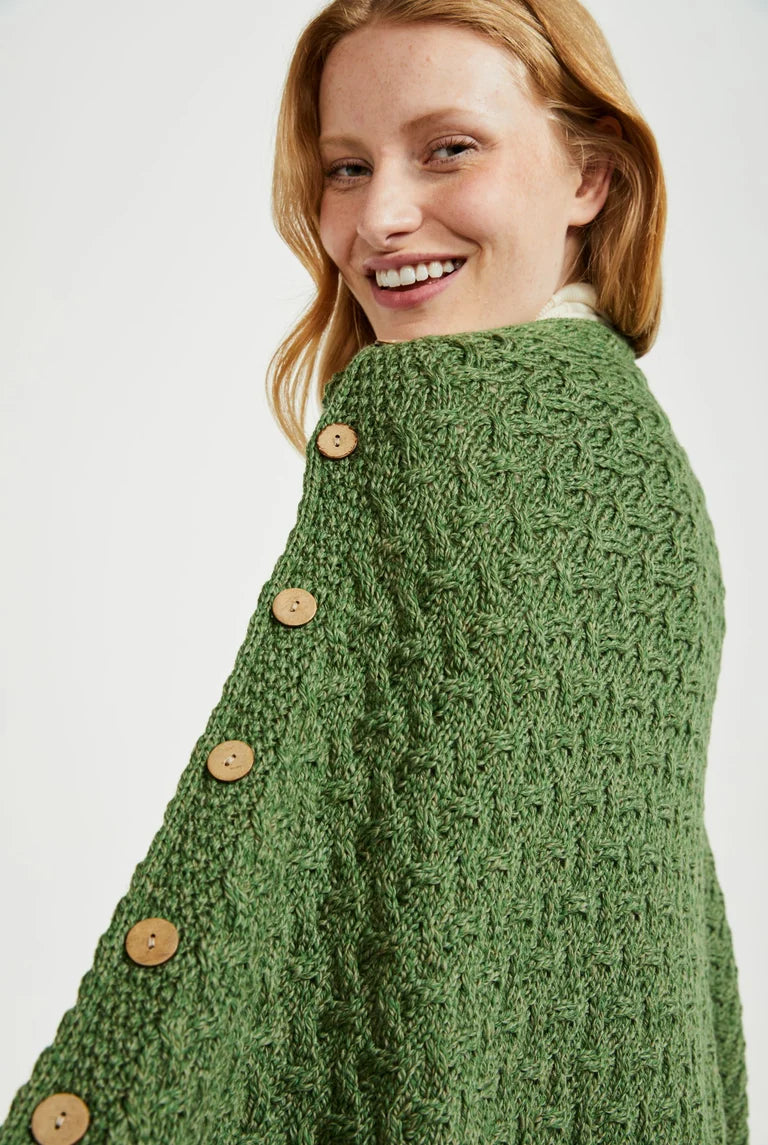 AWM B819 Umhang Supersoft Merinowolle mit Knöpfen