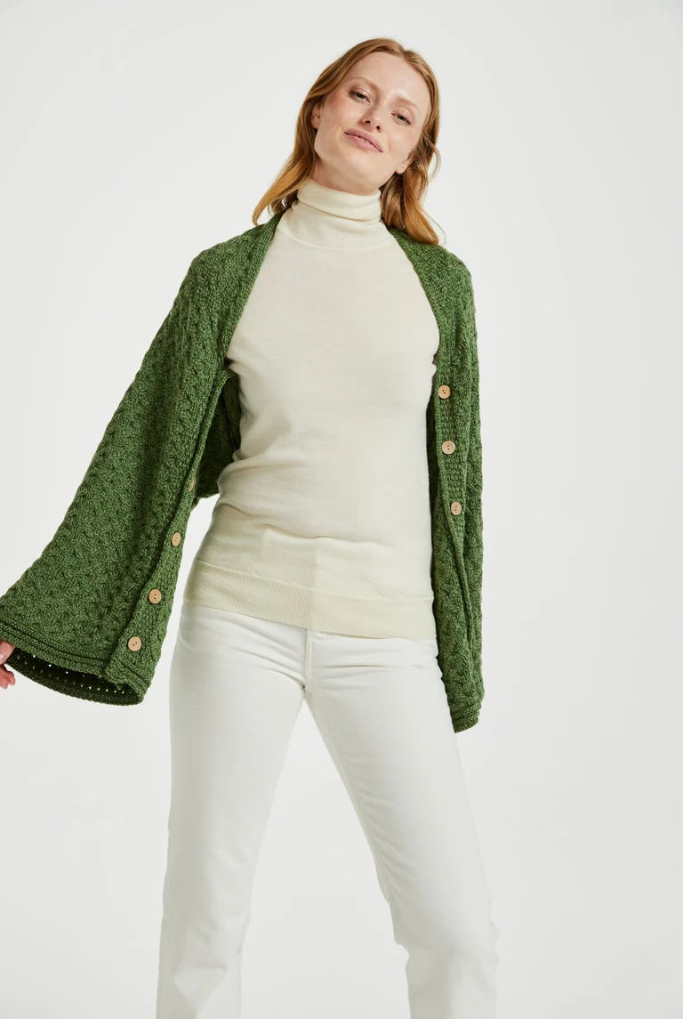 AWM B819 Umhang Supersoft Merinowolle mit Knöpfen