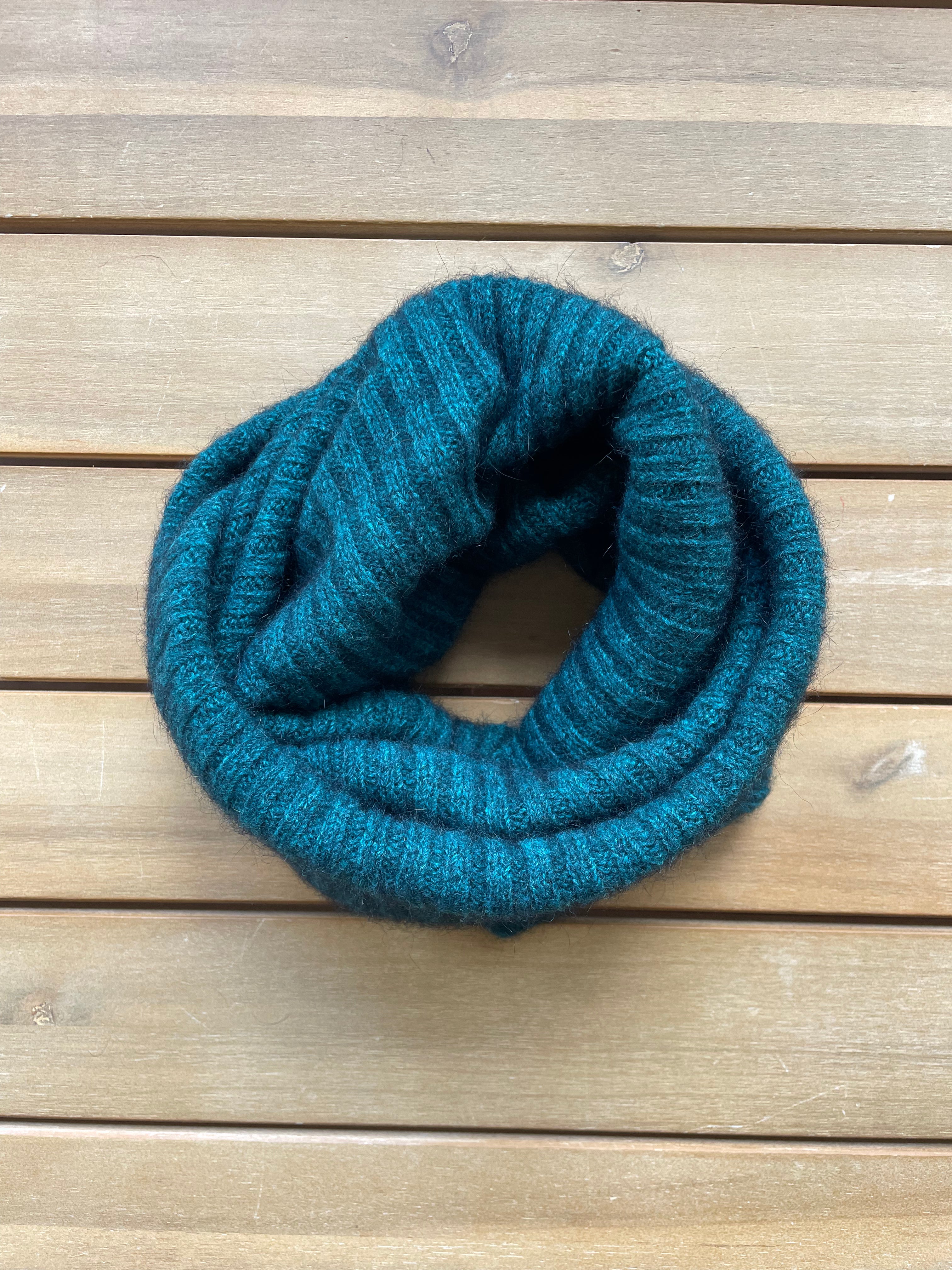 Noble Wilde Loop Neck Warmer ribbed Possum-Merino