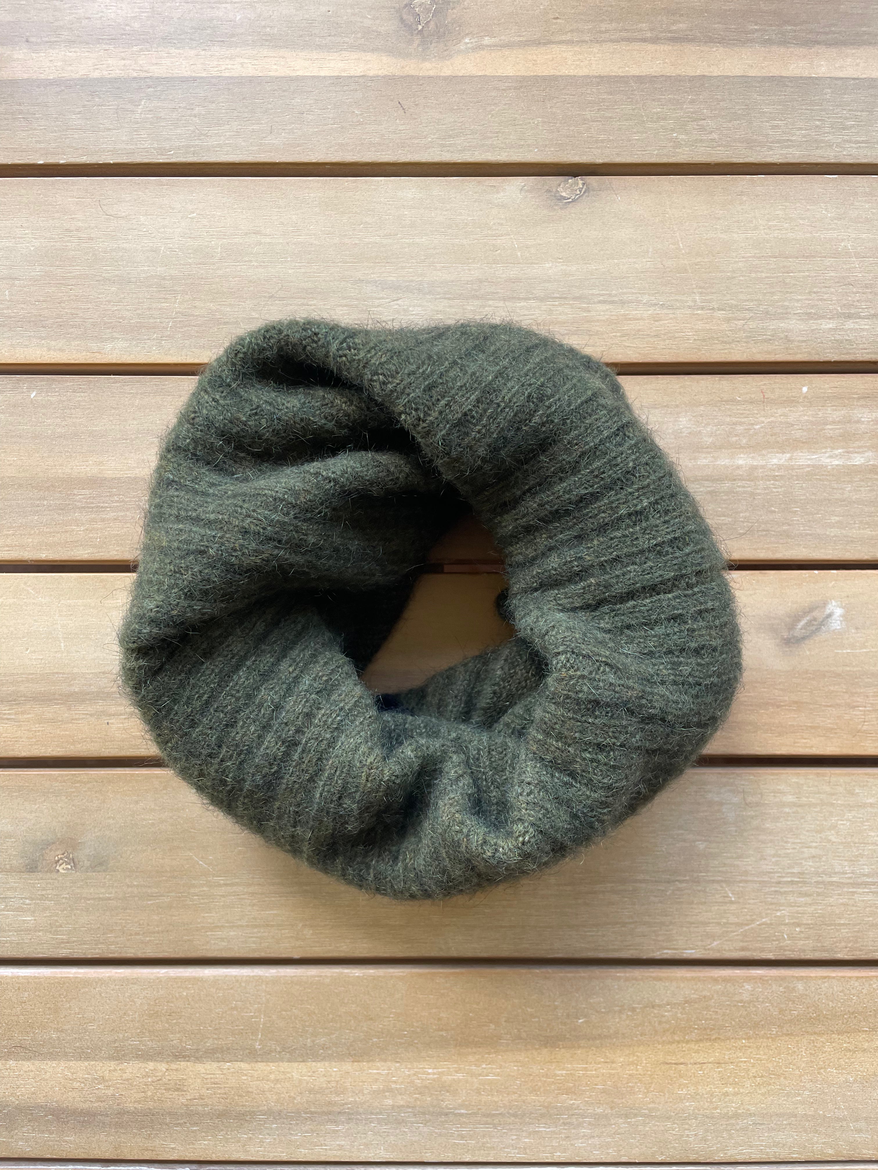 Noble Wilde Loop Neck Warmer ribbed Possum-Merino