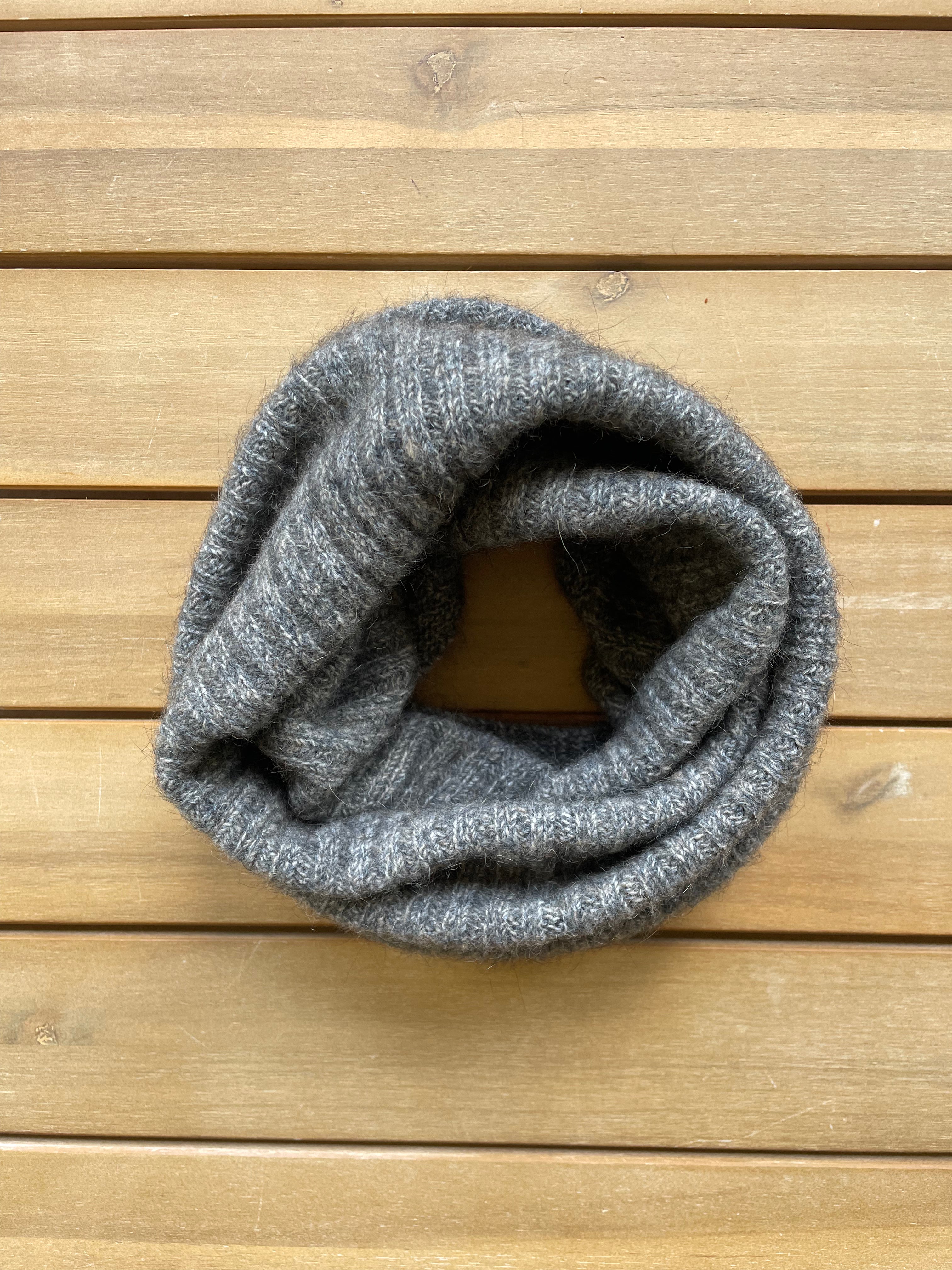 Noble Wilde Loop Neck Warmer ribbed Possum-Merino