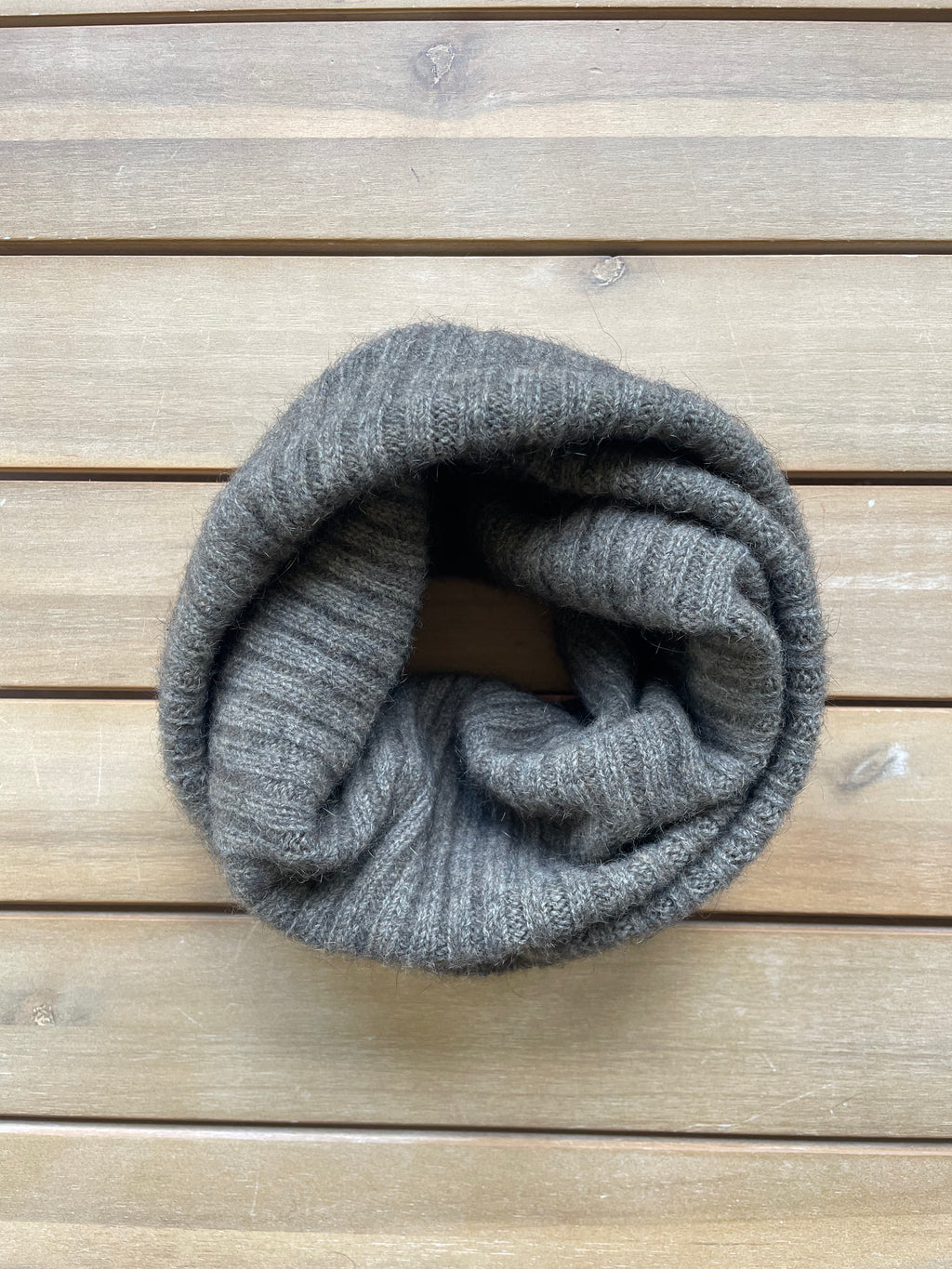 Noble Wilde Loop Neck Warmer ribbed Possum-Merino