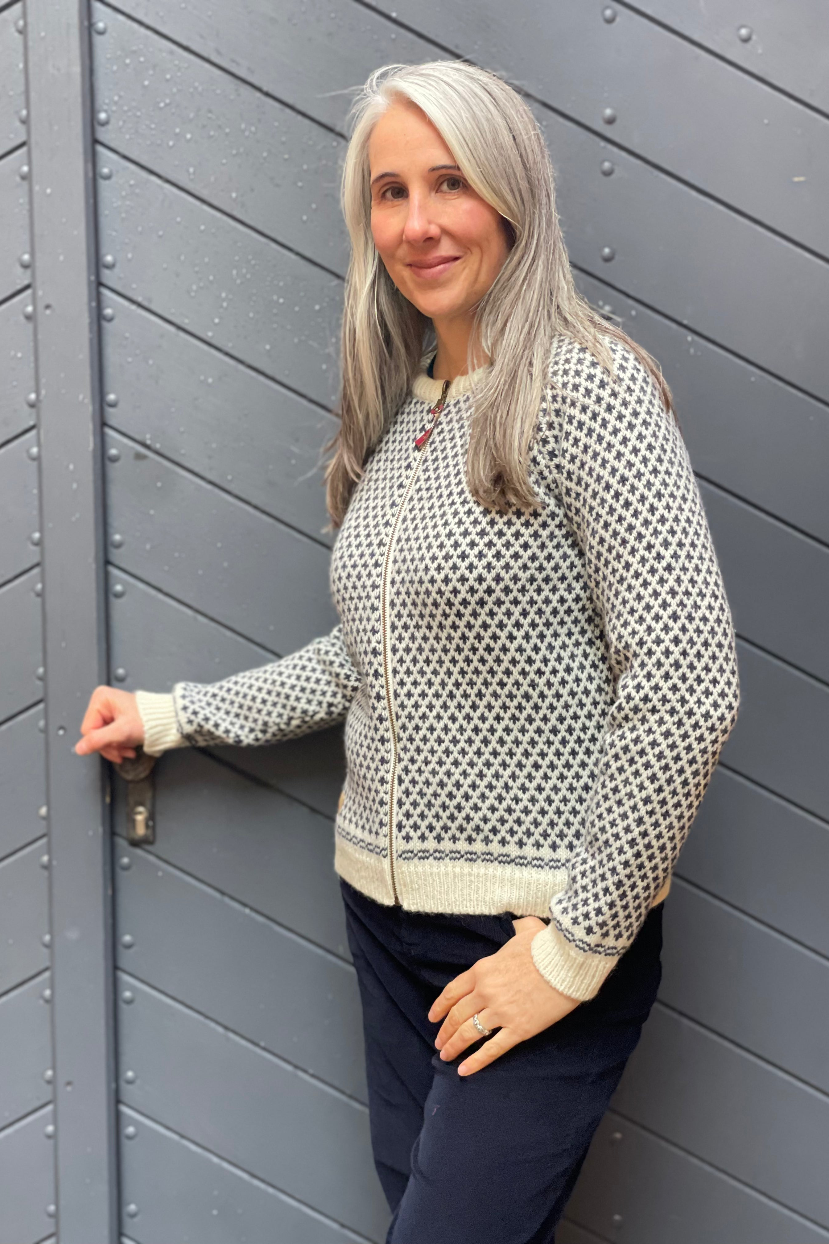 Sirri Women's Zip Up Jacket -Blue/White- Faroe Islands Strickjacke