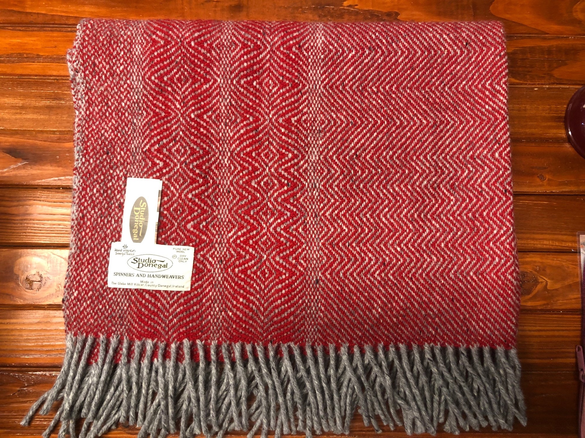 Studio Donegal Welliger Twill Decke 152cm x 101cm POPPY